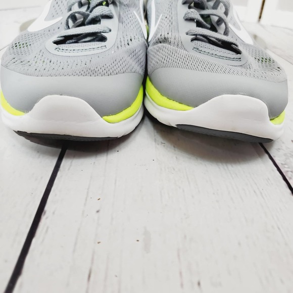 Nike TR 4 Cross Trainer Running Sneakers Size: 8 - Picture 9 of 11